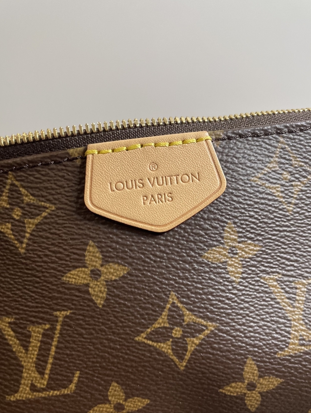 Louis Vuitton Monogram Small Pochette - Picture 4 of 6